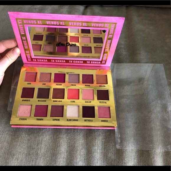 Lime Crime Venus XL eyeshadow palette - Picture 2 of 2